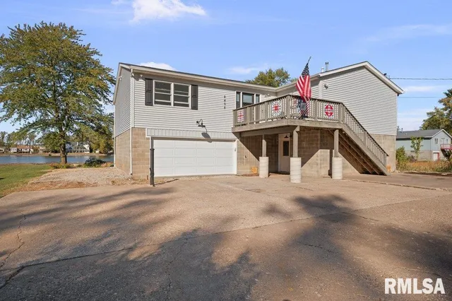 $310,000 | 2405 South Shore Drive, Moline, IL 61265