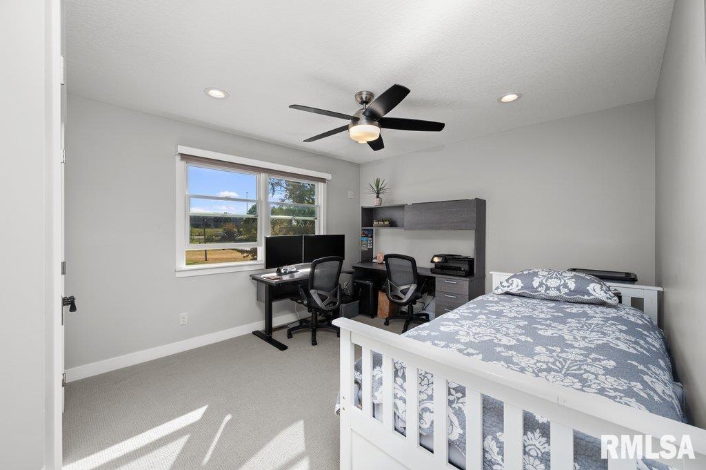 2405 South Shore Drive Moline, IL 61265 - Photo 18 of 38