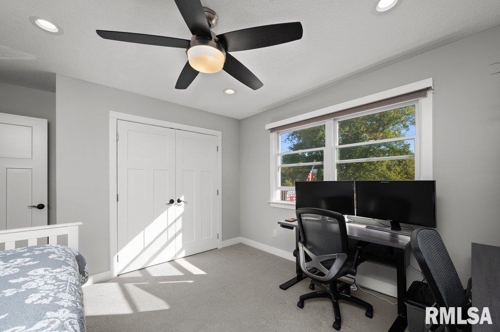 2405 South Shore Drive Moline, IL 61265 - Photo 19 of 38