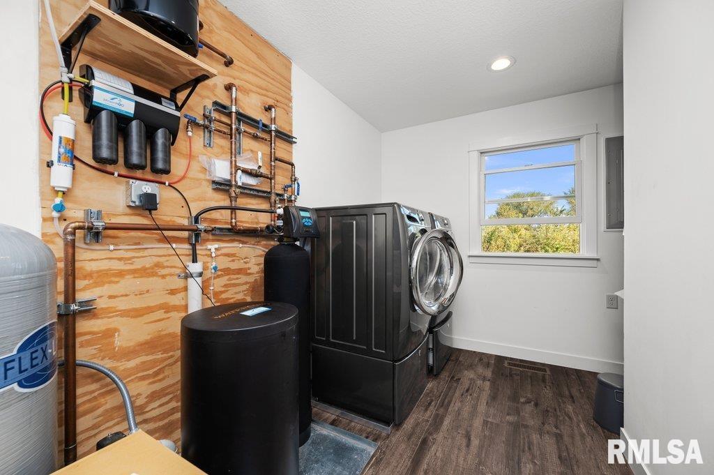 2405 South Shore Drive Moline, IL 61265 - Photo 28 of 38