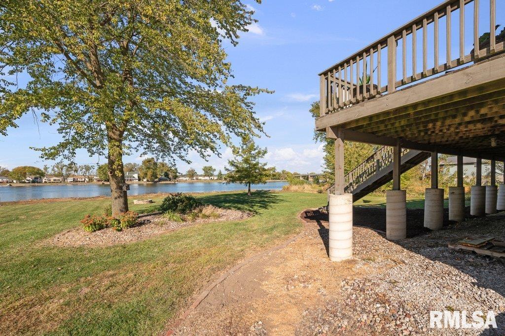 2405 South Shore Drive Moline, IL 61265 - Photo 31 of 38