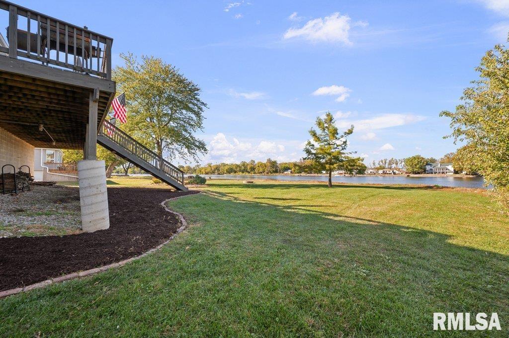 2405 South Shore Drive Moline, IL 61265 - Photo 32 of 38