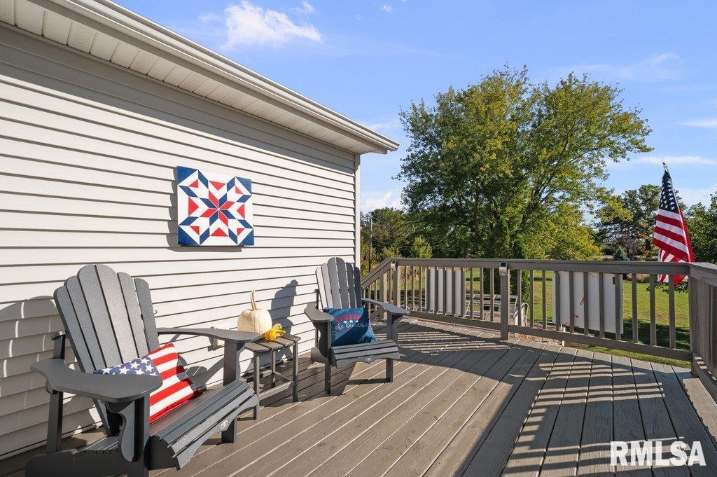 2405 South Shore Drive Moline, IL 61265 - Photo 37 of 38