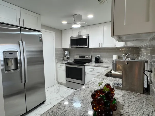 $2,400 | 305 North Pompano Beach Boulevard, Unit 1007, Pompano Beach, FL 33062