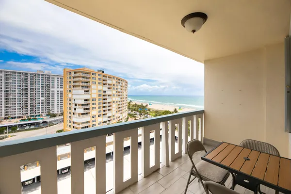 $2,400 | 305 North Pompano Beach Boulevard, Unit 1007, Pompano Beach, FL 33062