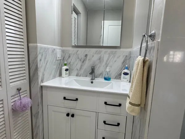 $2,400 | 305 North Pompano Beach Boulevard, Unit 1007, Pompano Beach, FL 33062