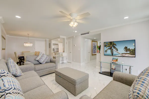 $2,400 | 305 North Pompano Beach Boulevard, Unit 1007, Pompano Beach, FL 33062