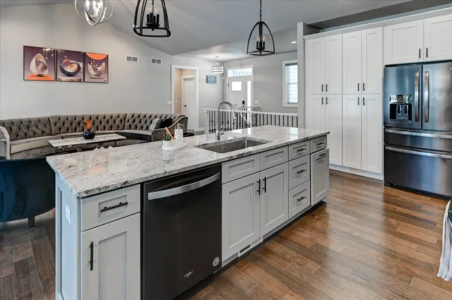 $739,900 | 816 Damascus Trail, Cottage Grove, WI 53527