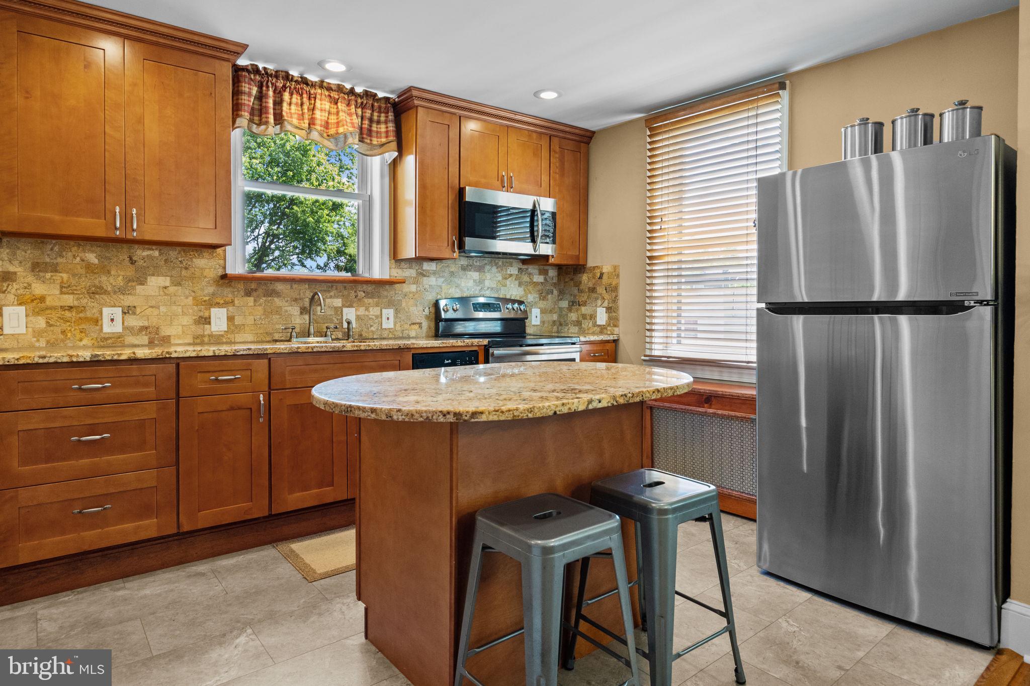 807 Hellerman Street Philadelphia, PA 19111 - Photo 11 of 32