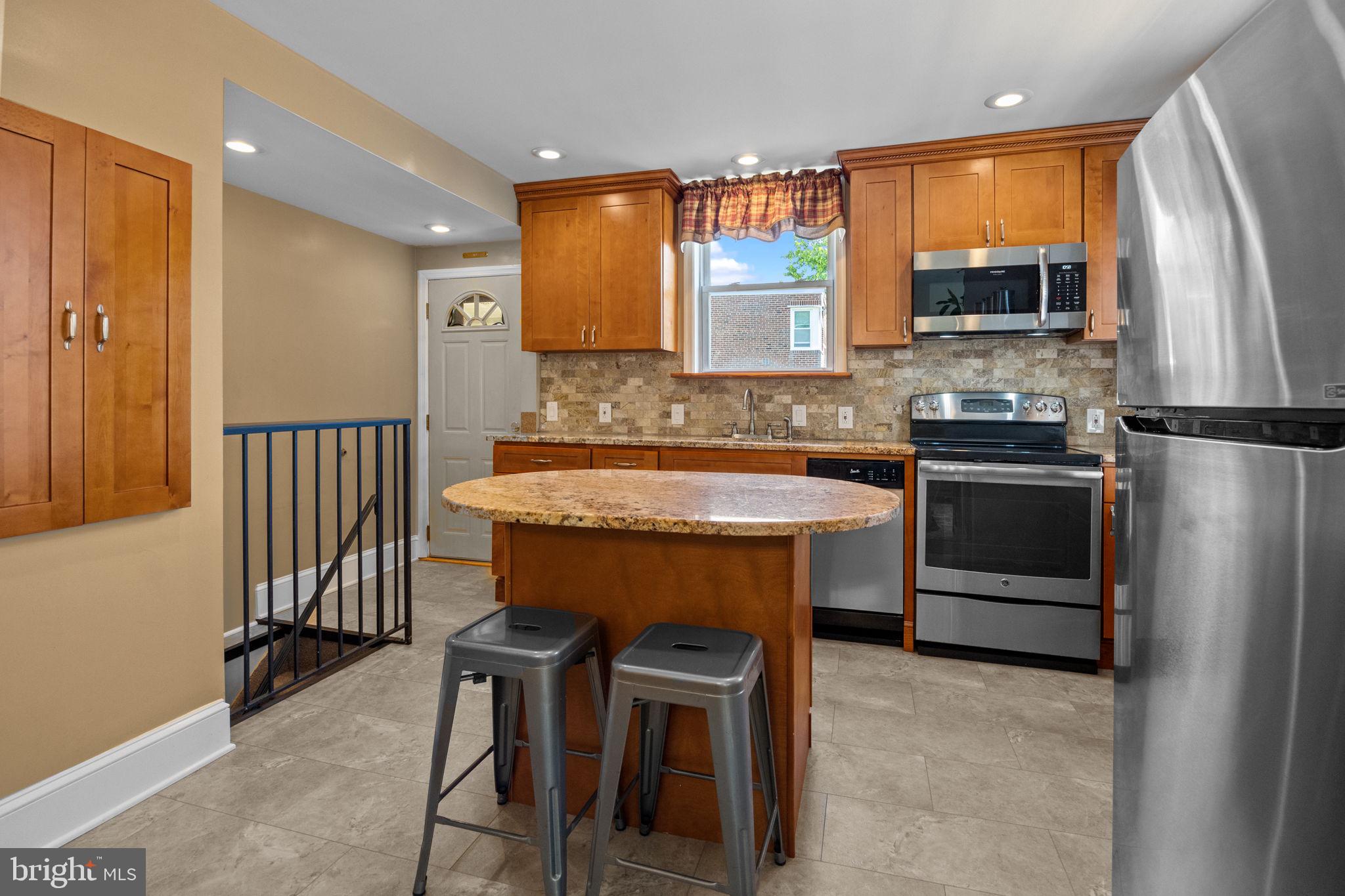 807 Hellerman Street Philadelphia, PA 19111 - Photo 12 of 32