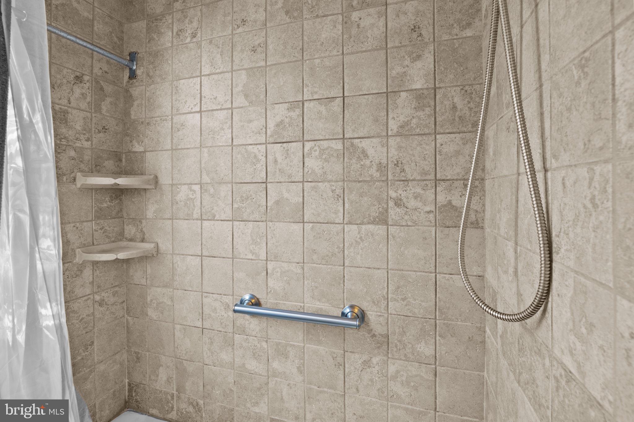 807 Hellerman Street Philadelphia, PA 19111 - Photo 19 of 32