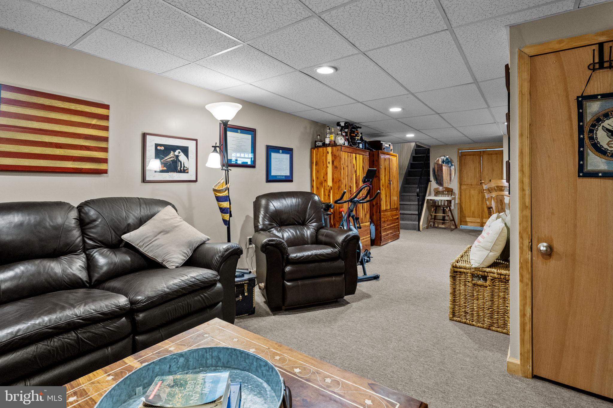 807 Hellerman Street Philadelphia, PA 19111 - Photo 27 of 32