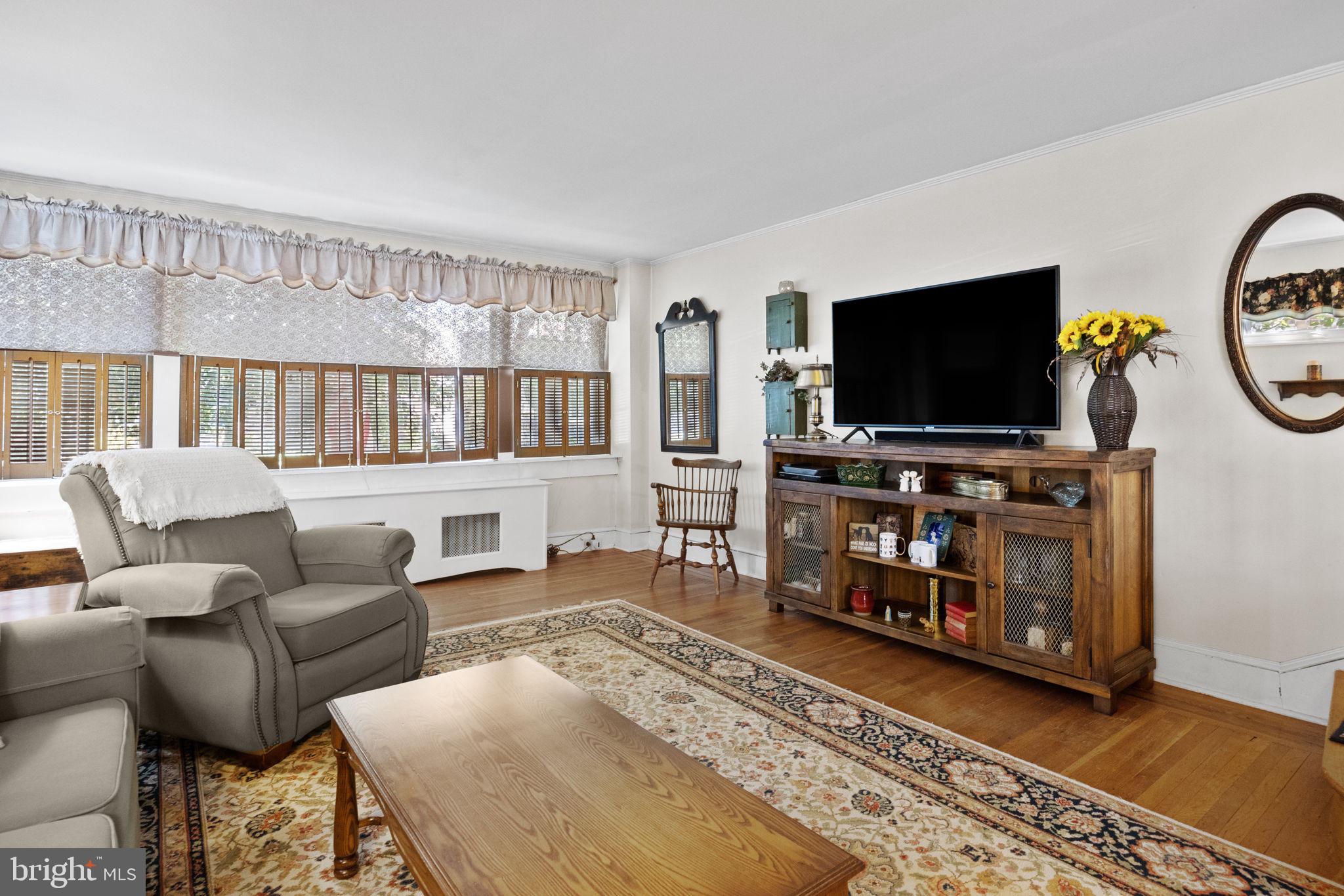 807 Hellerman Street Philadelphia, PA 19111 - Photo 7 of 32