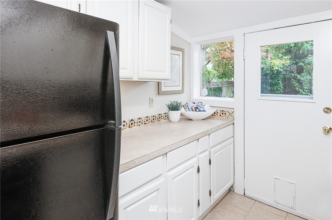 718 North 82nd Street Seattle, WA 98103 - Photo 11 of 21 Gallery Image 11