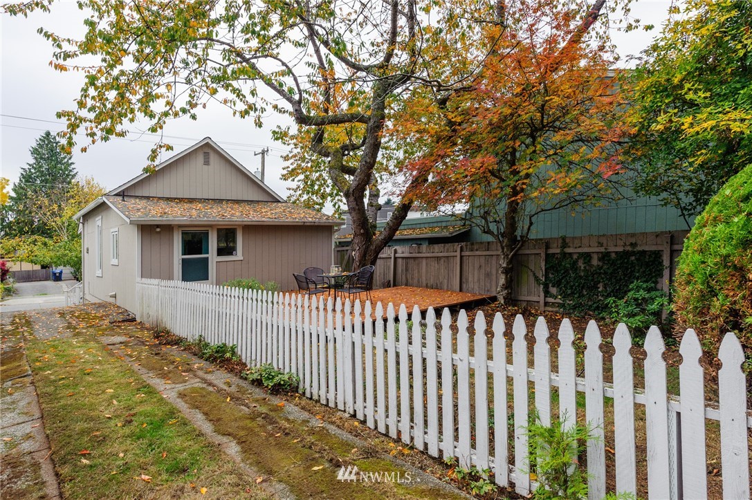 718 North 82nd Street Seattle, WA 98103 - Photo 19 of 21 Gallery Image 19