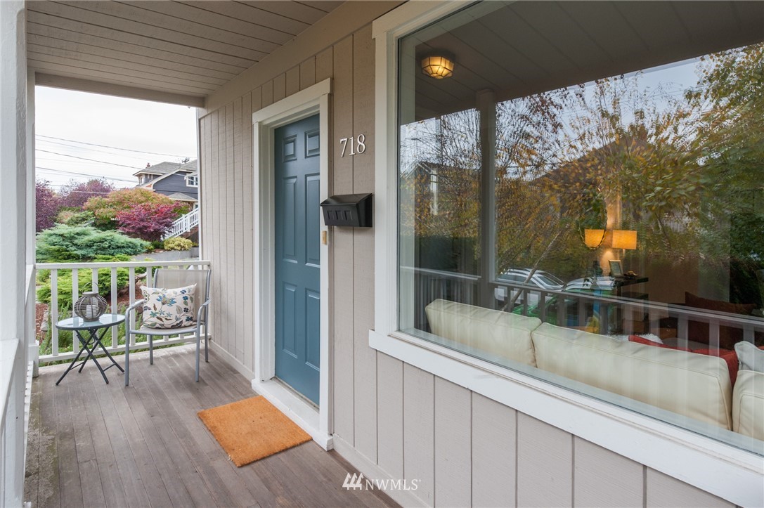 718 North 82nd Street Seattle, WA 98103 - Photo 4 of 21 Gallery Image 4