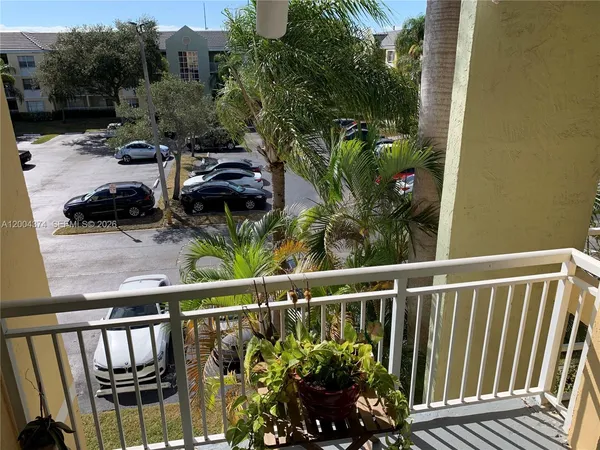 $1,950 | 8660 Southwest 212th Street, Unit 305, Cutler Bay, FL 33189