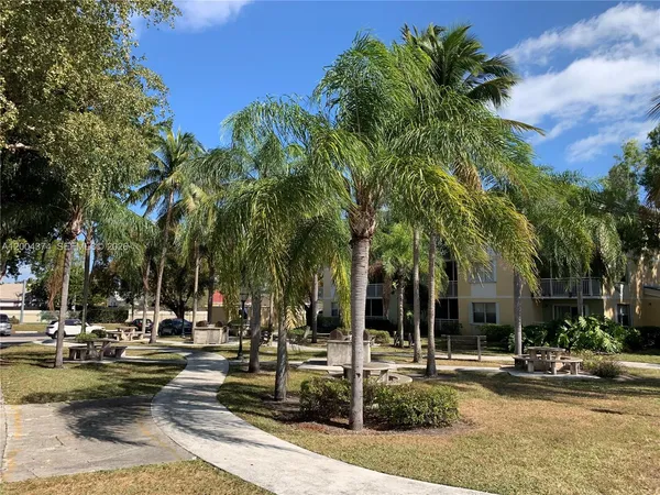 $1,950 | 8660 Southwest 212th Street, Unit 305, Cutler Bay, FL 33189