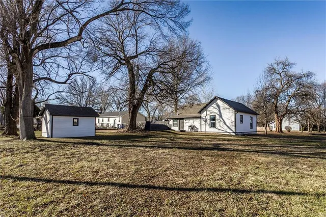 $250,000 | 608 North Madison Street, Spring Hill, KS 66083