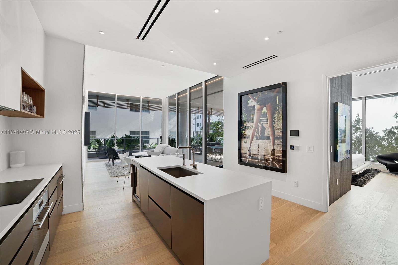 304 Ocean Drive, Unit 102 Miami Beach, FL 33139 - Photo 14 of 29