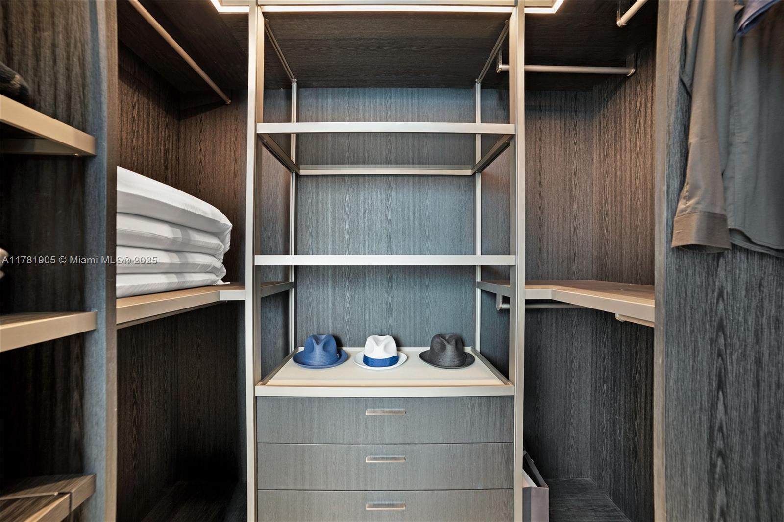 304 Ocean Drive, Unit 102 Miami Beach, FL 33139 - Photo 19 of 29