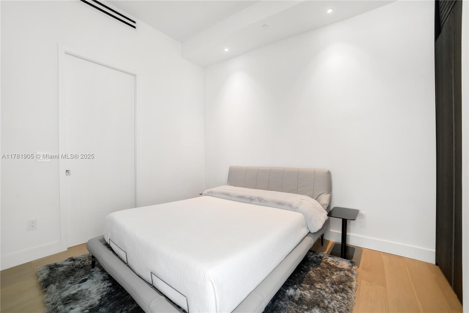 304 Ocean Drive, Unit 102 Miami Beach, FL 33139 - Photo 21 of 29