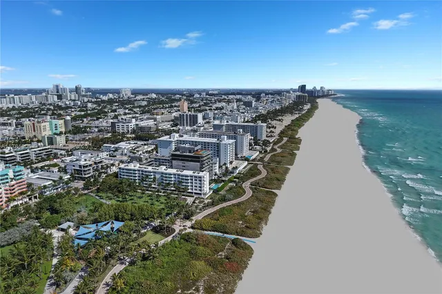 $2,695,000 | 304 Ocean Drive, Unit 102, Miami Beach, FL 33139