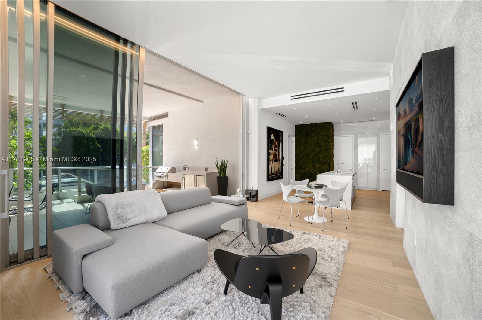 304 Ocean Drive, Unit 102 Miami Beach, FL 33139 - Photo 3 of 29