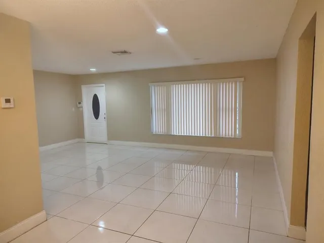 $3,500 | 7101 Northwest 97th Avenue, Tamarac, FL 33321