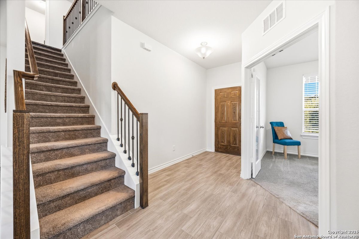 631 Ridgehorn Drive New Braunfels, TX 78130 - Photo 6 of 41