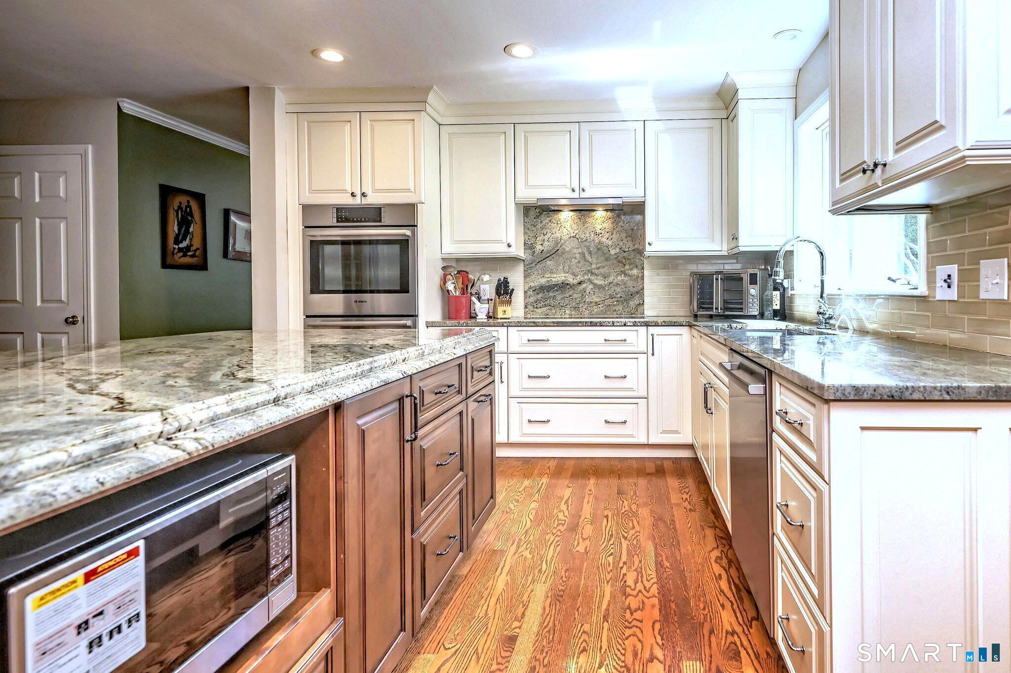 60 West Meadow Road Hamden, CT 06518 - Photo 9 of 35 Bosch double oven, Imagine the amazing meals....