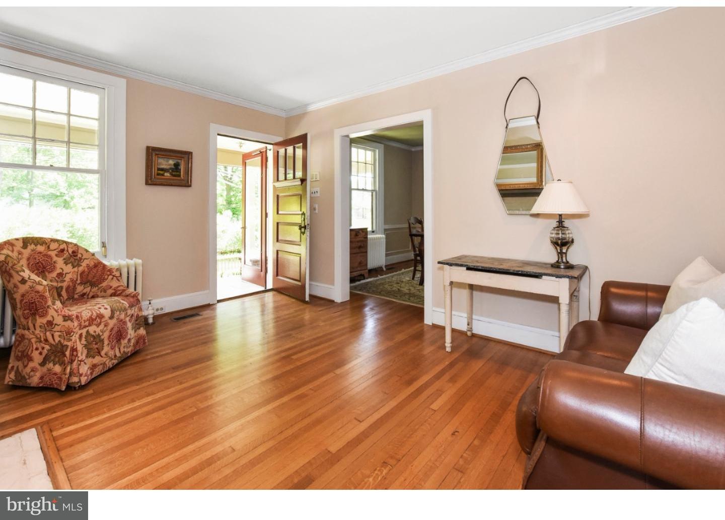 114 Chamounix Road Wayne, PA 19087 - Photo 4 of 22 Living Room