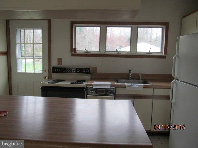 4883 Ridge Road Chesapeake Beach, MD 20732 - Photo 3 of 13 Kitchen