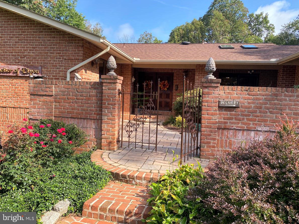 19033 Brick Store Road Hampstead, MD 21074 - Photo 4 of 59 Whimsical Gate to Patio