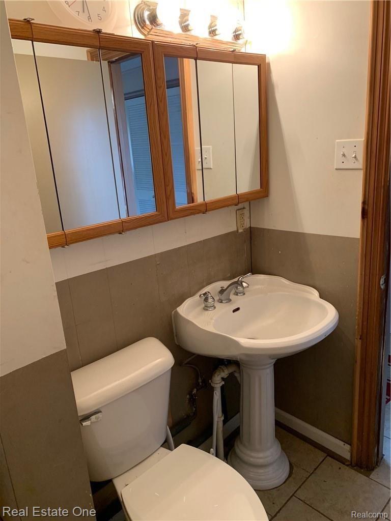 20472 Wick Road Taylor, MI 48180 - Photo 11 of 24 Another view of the half-bath