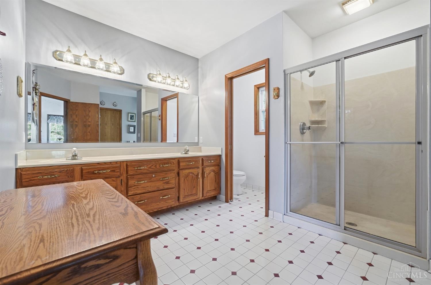 6596 Springdale Road Cincinnati, OH 45247 - Photo 20 of 81