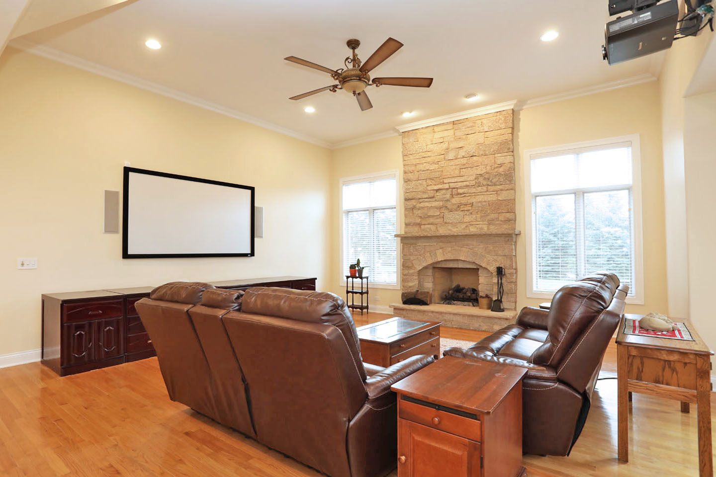 310 Jennifer Lane Roselle, IL 60172 - Photo 12 of 56