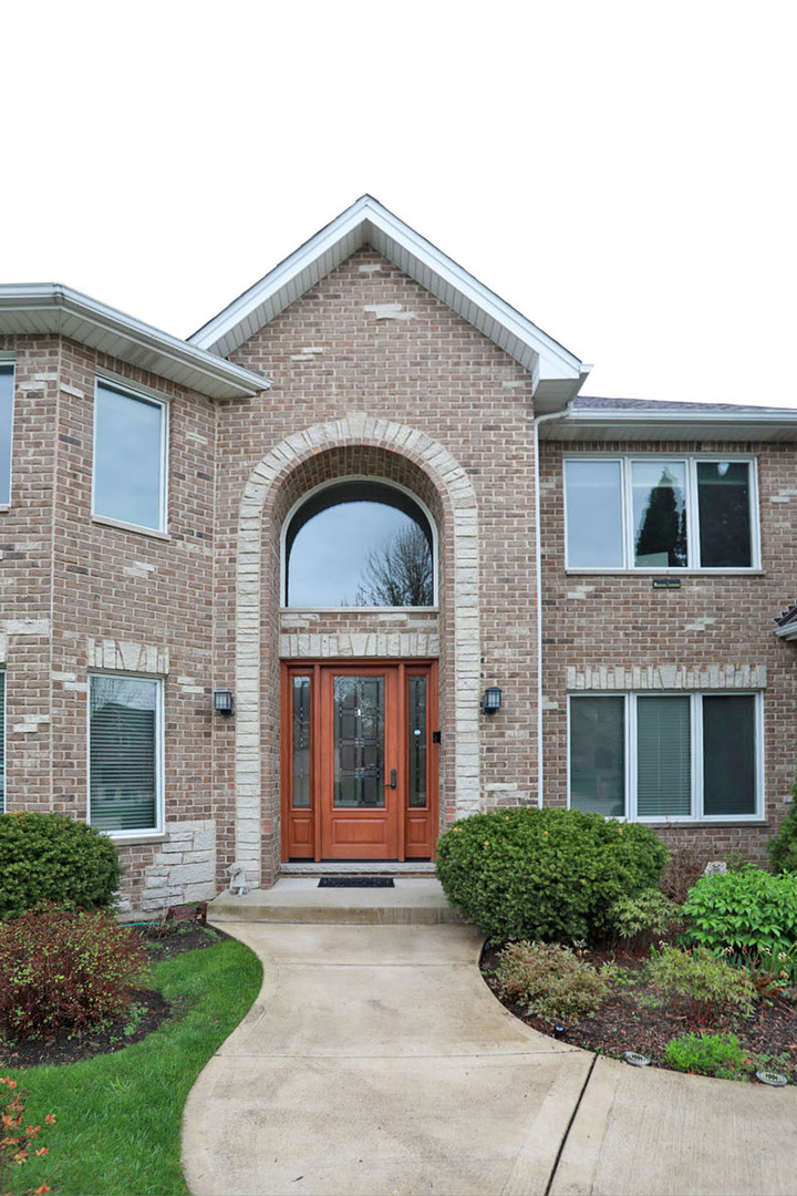 310 Jennifer Lane Roselle, IL 60172 - Photo 4 of 56