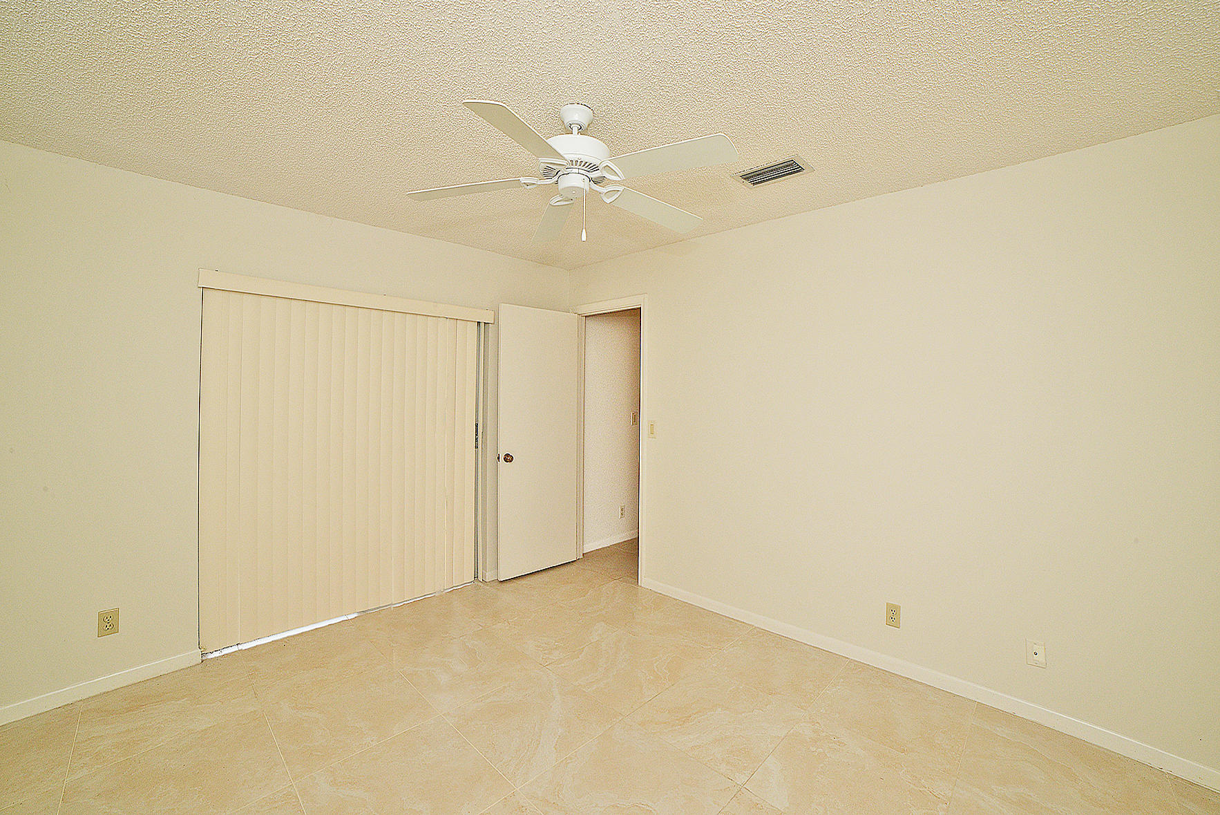 9941 Three Lakes Circle Boca Raton, FL 33428 - Photo 20 of 24 AK2_9990A