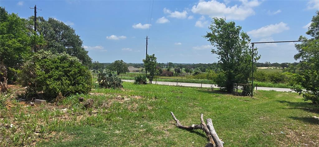 251 Rhoades Lane Springtown, TX 76082 - Photo 3 of 8