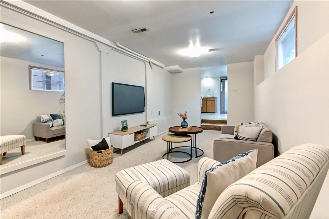 936 North 76th Street Seattle, WA 98103 - Photo 23 of 35 Gallery Image 23
