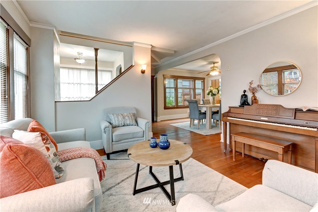 936 North 76th Street Seattle, WA 98103 - Photo 8 of 35 Gallery Image 8
