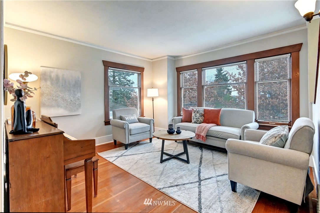 936 North 76th Street Seattle, WA 98103 - Photo 9 of 35 Gallery Image 9