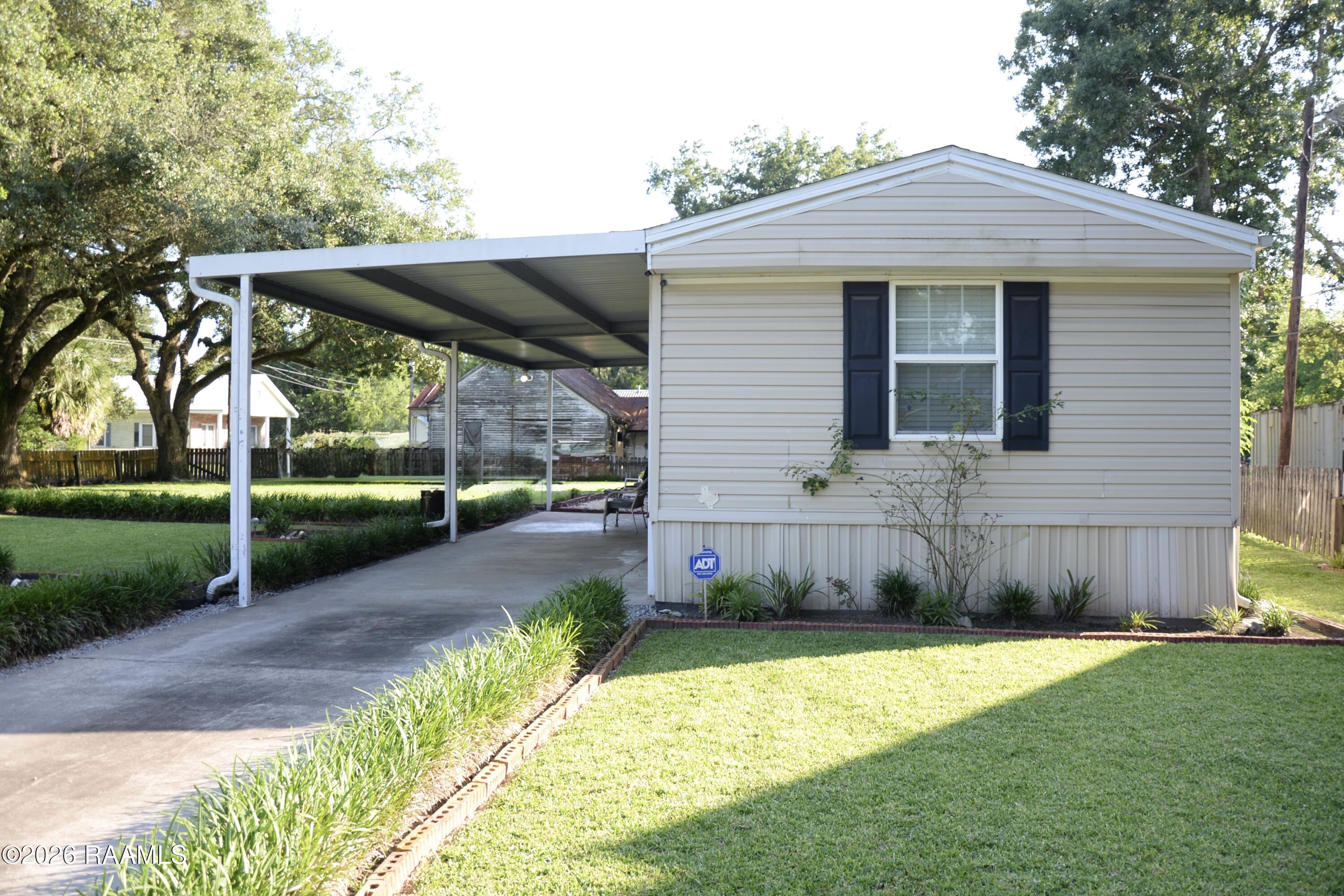 413 Hebert Street Jeanerette, LA 70544 - Photo 5 of 20 Side - Church St