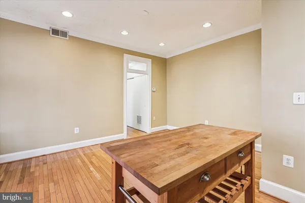 a view of utility room