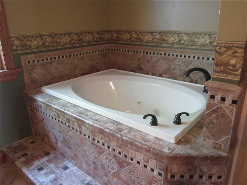 520 Marwood Road Cabot, PA 16023 - Photo 8 of 15 Master Bath/Spa.