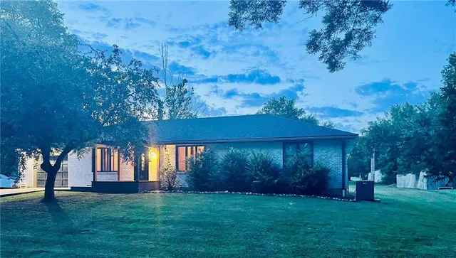 $258,500 | 708 East Grand Avenue, Lacygne, KS 66040