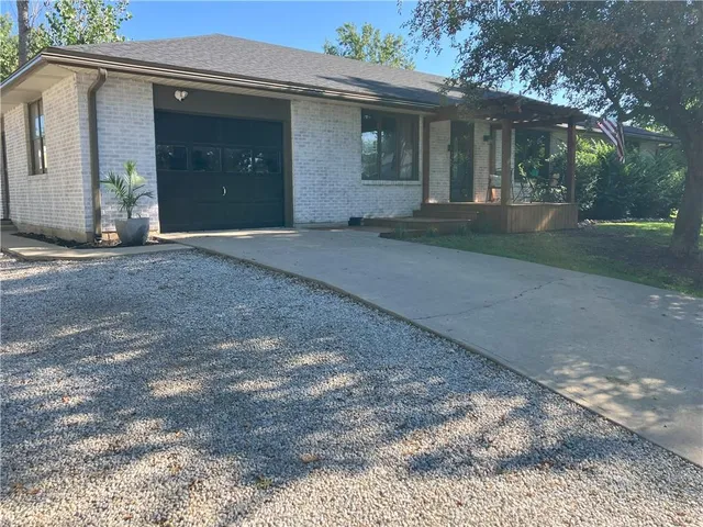 $258,500 | 708 East Grand Avenue, Lacygne, KS 66040