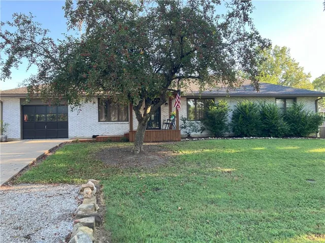 $270,000 | 708 East Grand Avenue, Lacygne, KS 66040