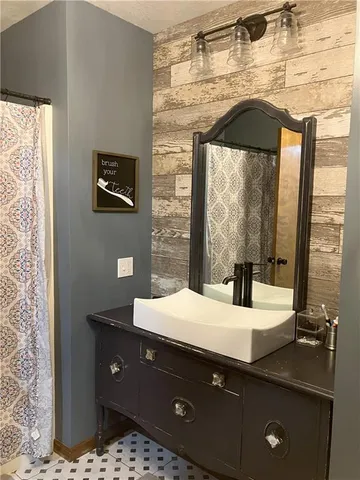 $258,500 | 708 East Grand Avenue, Lacygne, KS 66040